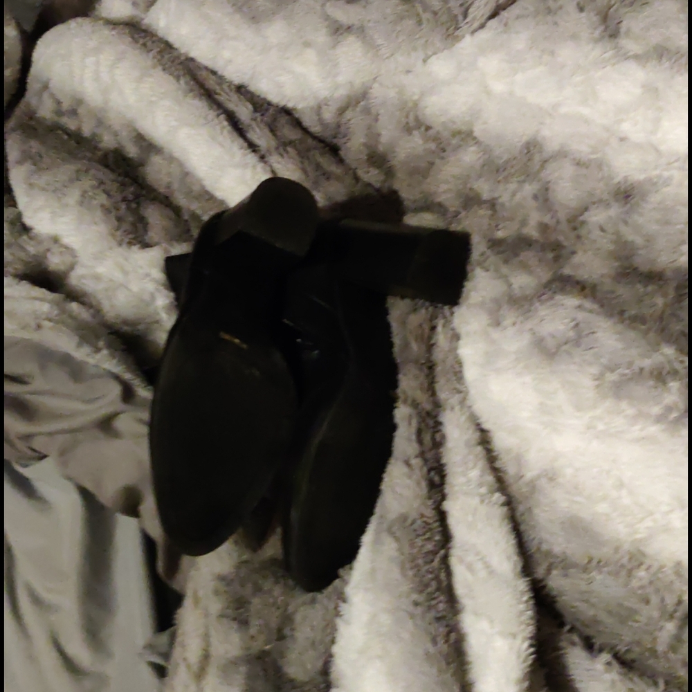 Heals - Picture 2 of 3